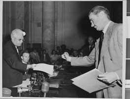 Photograph of Howard Hughes at hearing, Washington, August 07, 1947