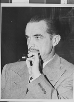 Photograph of Howard Hughes at hearing, Washington, August 7, 1947