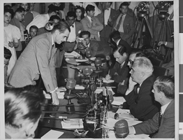 Photograph of Howard Hughes at hearing, Washington, August 09, 1947