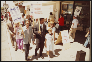 Photographs of Jesse Jackson arrives at the Horseshoe Strike, Culinary Union, Las Vegas (Nev.), 1990 June (folder 1 of 1)