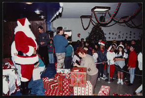 Photographs of Christmas party A, Culinary Union, Las Vegas (Nev.), 1990s (folder 1 of 1)