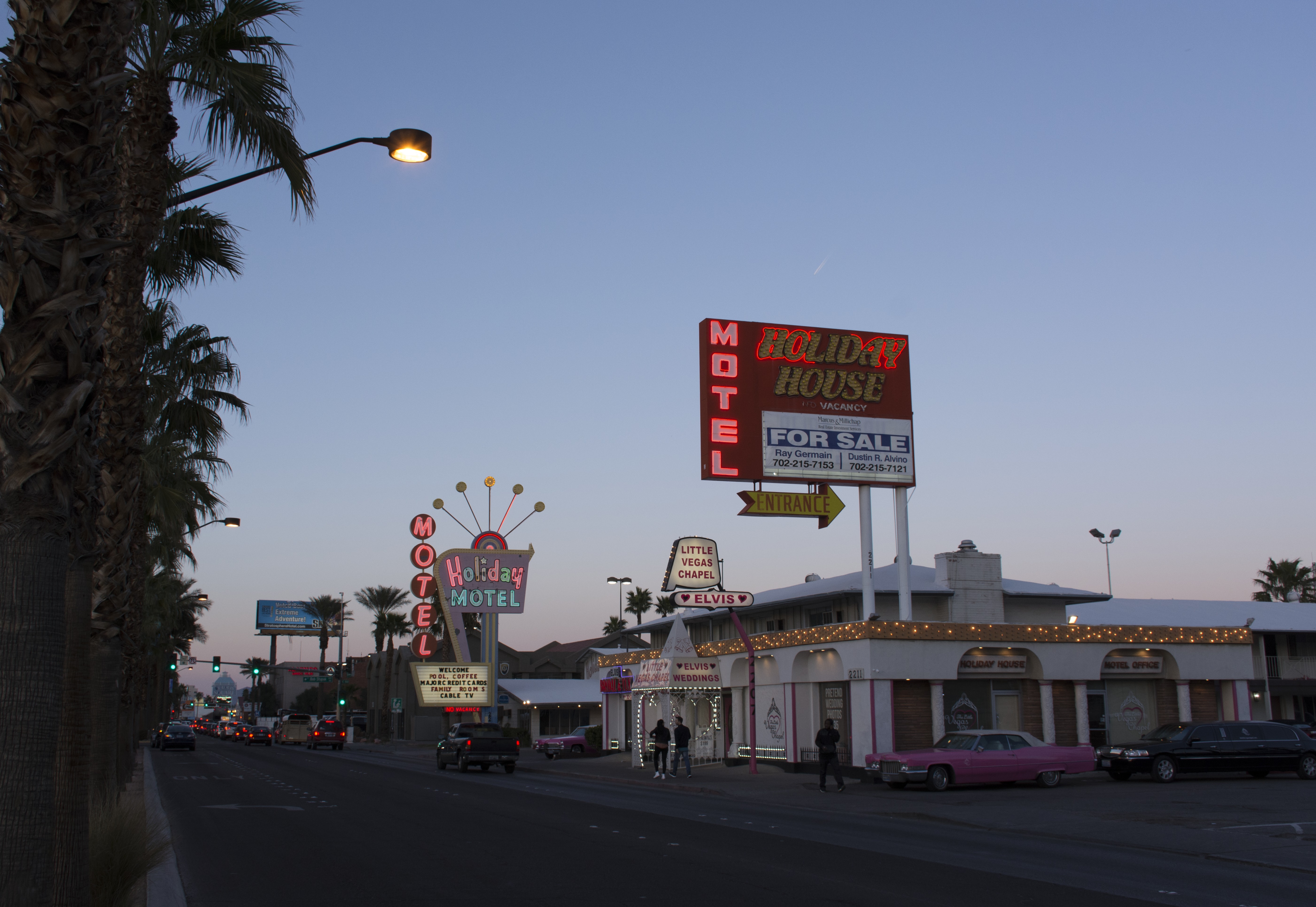 Photographs of Holiday House Motel sign, Las Vegas (Nev.), March 1, 2017