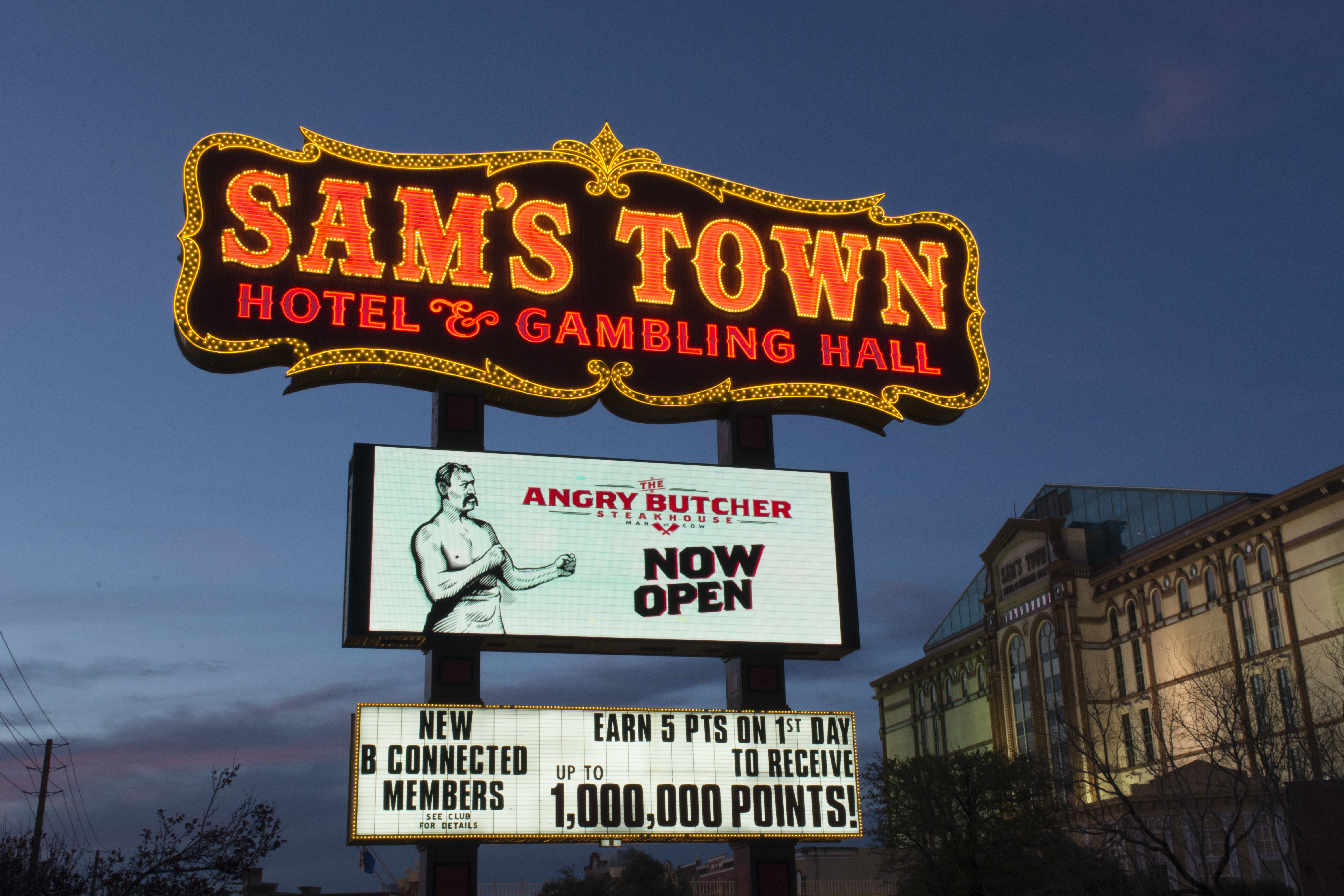 Photographs of Sam's Town sign, Las Vegas (Nev.), March 7, 2017