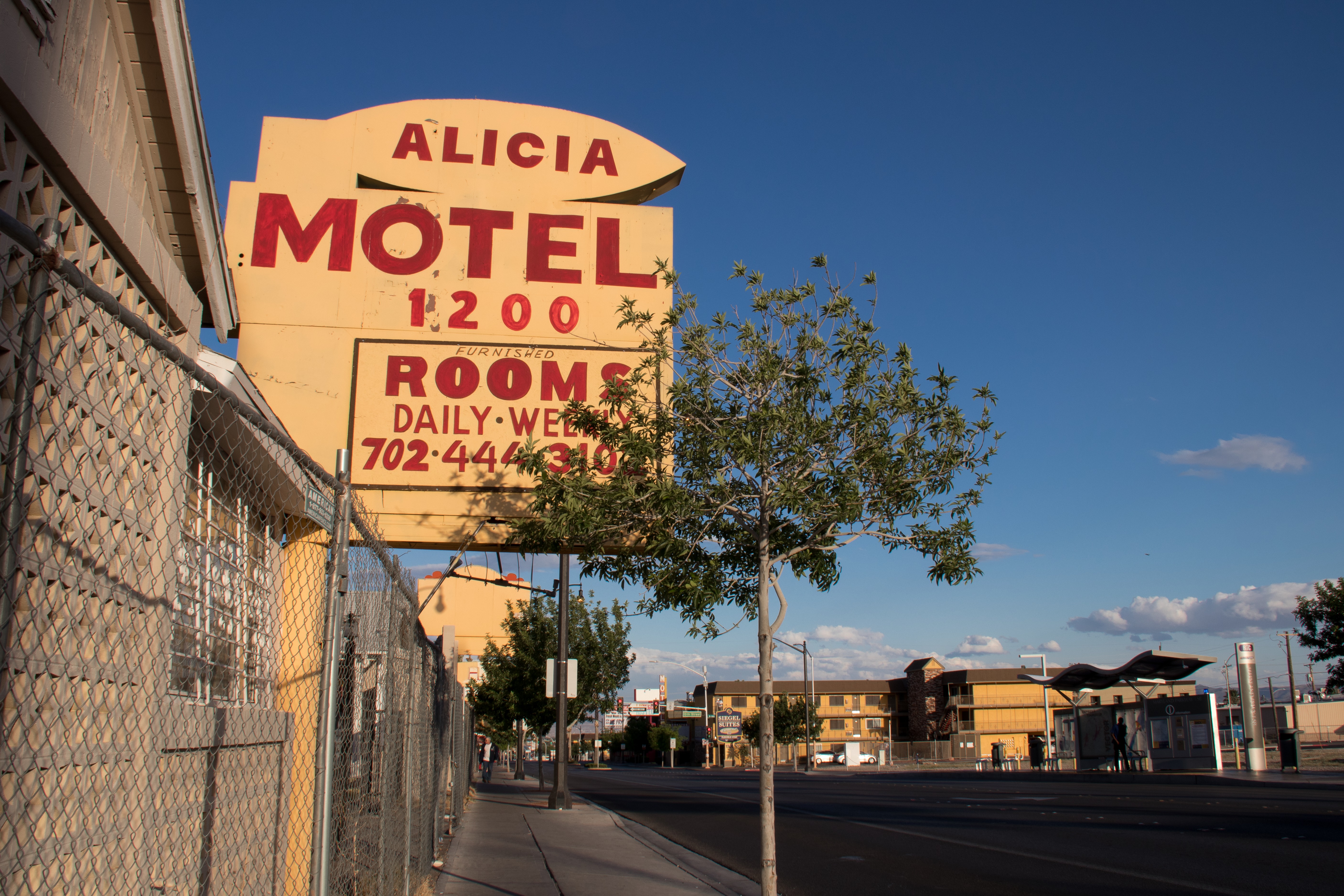 Photographs of Alicia Motel sign, Las Vegas (Nev.), April 18, 2017