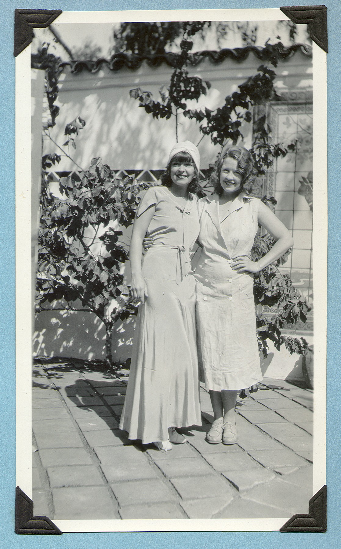 Clara Bow Bell (right) and unidentified woman: photographic print