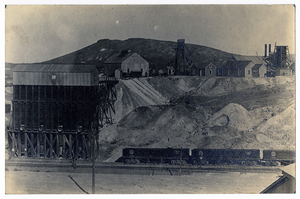 Photograph of Mohawk Mine and Tonopah Goldfield Train, Goldfield (Nev.), early 1900s