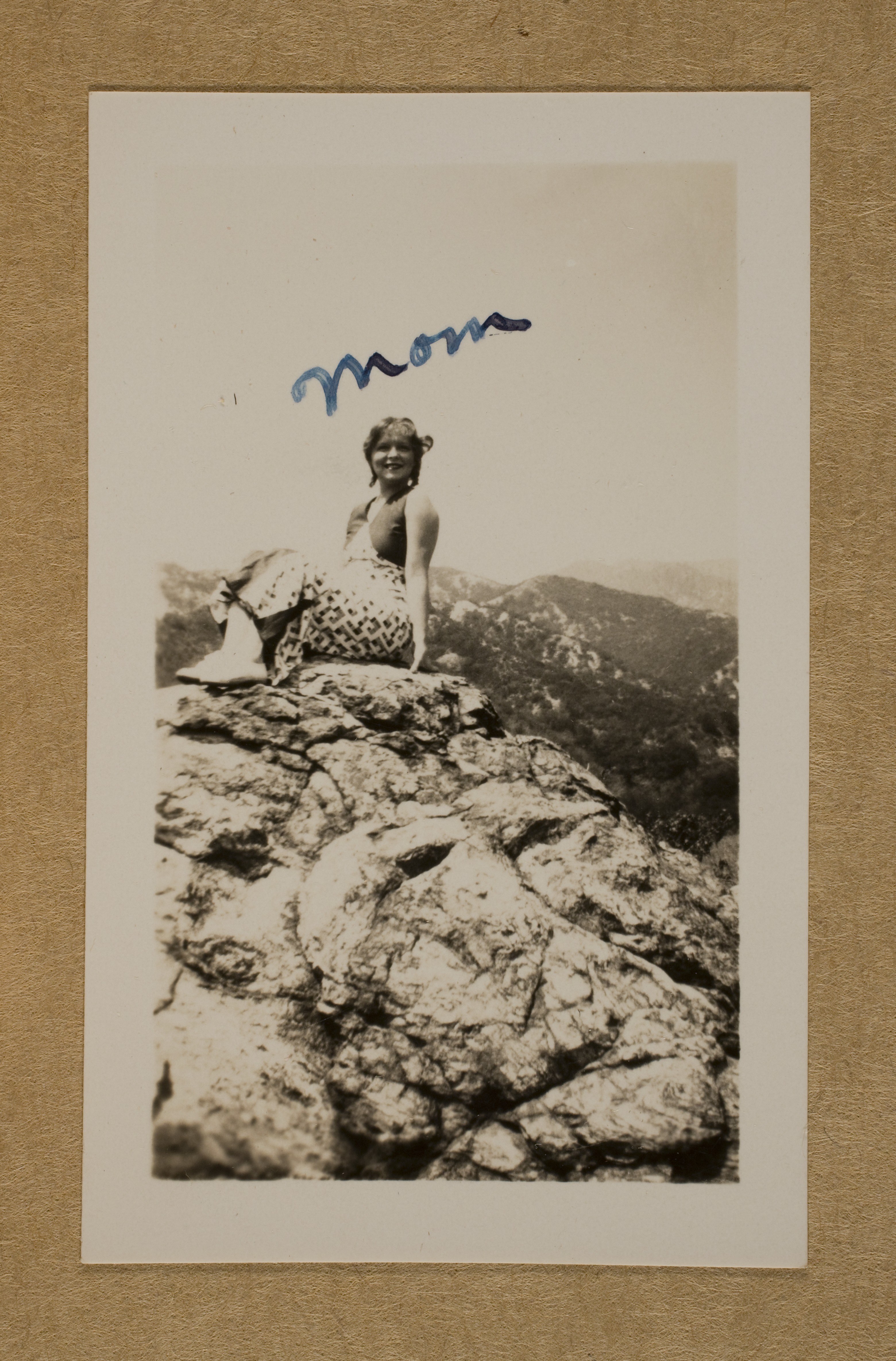 Clara Bow at unknown location: photographic print