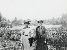 Photograph of Flora Eliza and Evaline Stewart, circa 1890s