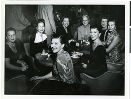 Photograph of Toni Clark, Fern Kozloff, Louise Gibson, Jessie Neary, Evelyn Roen and other women, Las Vegas, Nevada, circa late 1940s-1950s