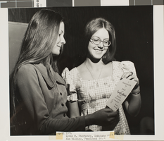 Photograph of Lynne M. Sherbondy and Anne Wilkins, University of Nevada, Las Vegas, April 1974