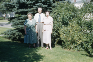 Slide of Maurine Wilson and friends in Murray, Utah, 1951
