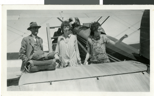 Photograph of Fred and Maurine Wilson by a plane, Las Vegas, 1929