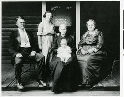 Photograph of the family of Beulah La Voun Conger Frehner, Alabama, circa 1923