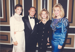 Photograph of Heidi Sarno with unidentified people, 1980s
