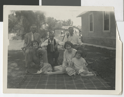 Photograph of the Ullom family and their friend Edward Marshall, 1927
