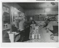 Photograph of the interior of Frank Romero's restaurant, Las Vegas (Nev.), 1940s