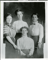 Photograph of Howard family women, circa 1906