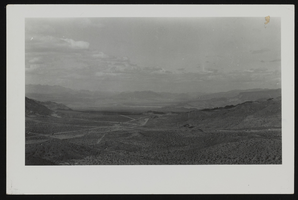 Photograph of valley near Colorado River, Boulder City (Nev.), approximately 1930-1934