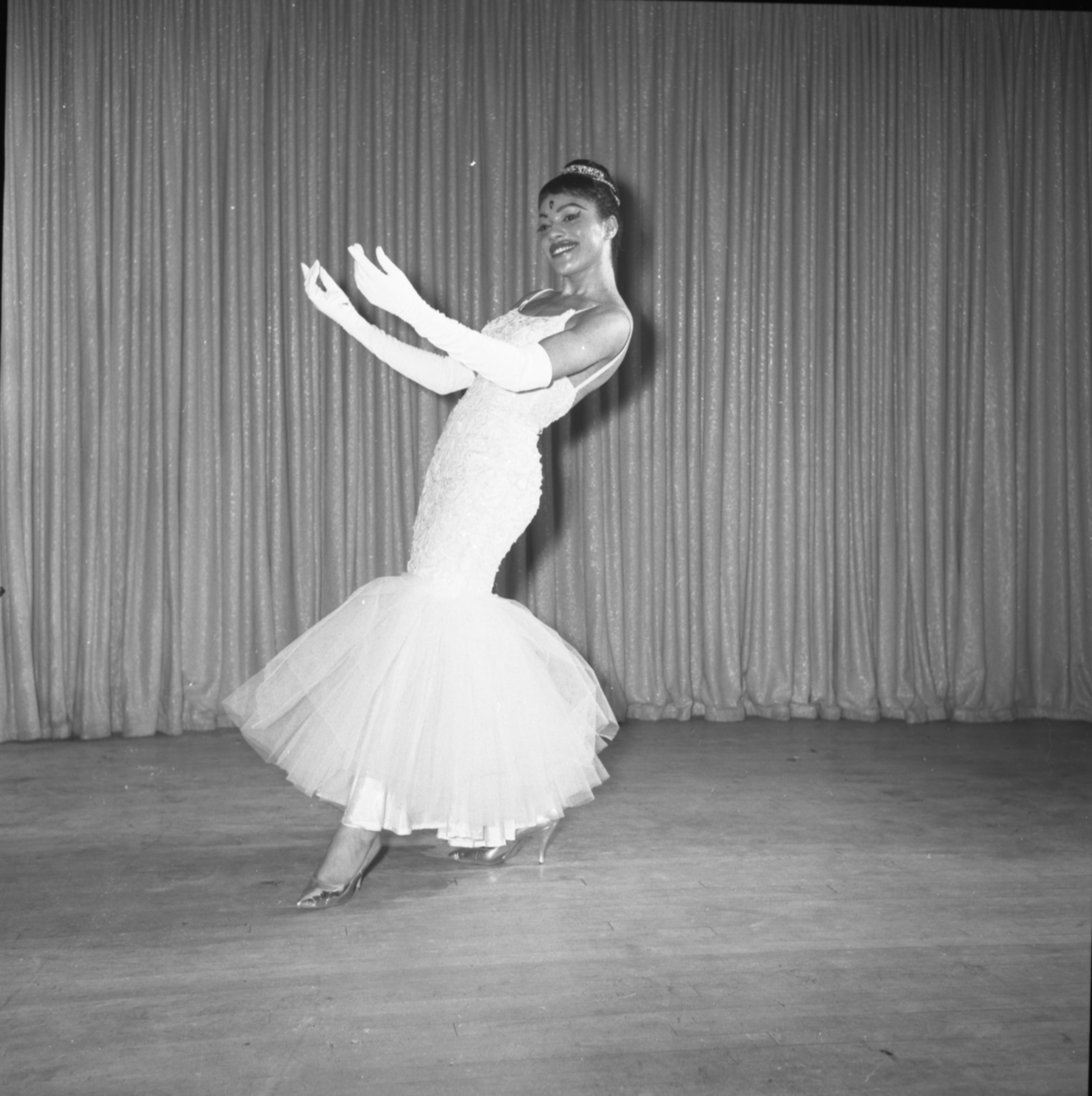 Carver House talent show, April 4, 1962, Image 09