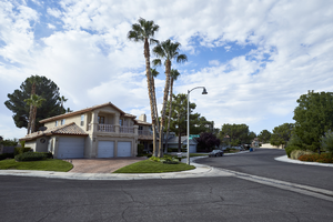 Homes on South Crystal Bay Drive in The Lakes, Las Vegas, Nevada: digital photograph