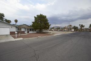 Homes on East Welter Avenue near East Sahara Avenue and Nellis Boulevard, Clark County, Nevada: digital photograph