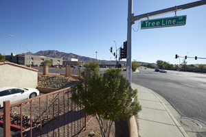 East Sahara Avenue west of Tree Line Drive intersection, looking east, Las Vegas, Nevada: digital photograph