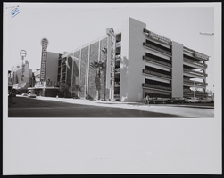 Photograph of Binion's Horseshoe Photograph Collection, 1940-1985. PH-00318. Special Collections &amp; Archives, University Libraries, University of Nevada, Las Vegas. Las Vegas, Nevada.s Casino parking structure, Las Vegas (Nev.), 1960-1979