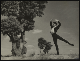Vassili Sulich demonstrating a ballet pose, image 020: photographic print