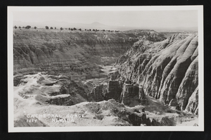 Photographic postcard of Cathedral Gorge in Nevada: postcard