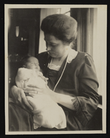 Lou-Vee Bradford Siegfried holding baby Mary Lou in Seattle, Washington: photographic print