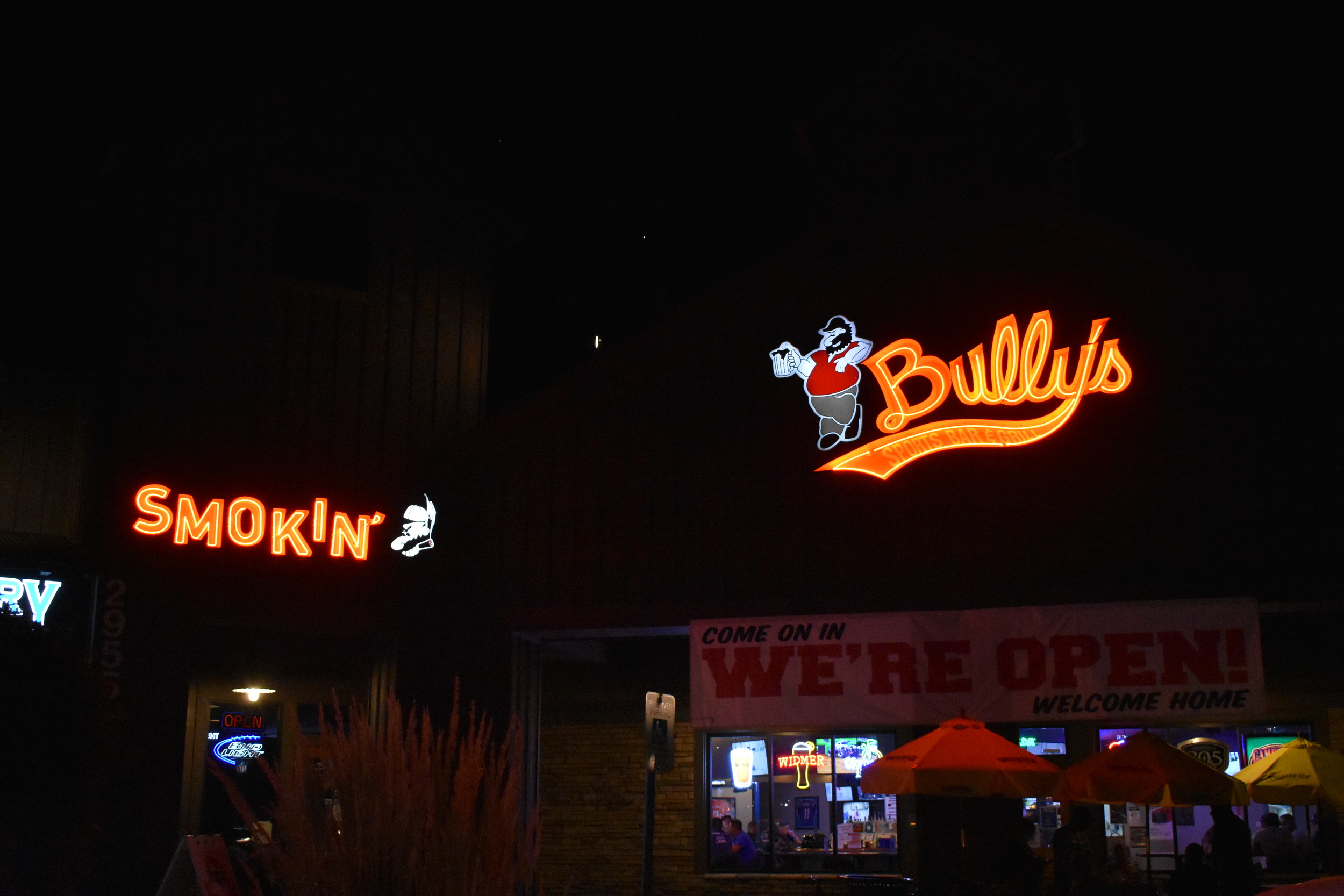 Bully's Sports Bar & Grill wall mounted sign, Sparks, Nevada