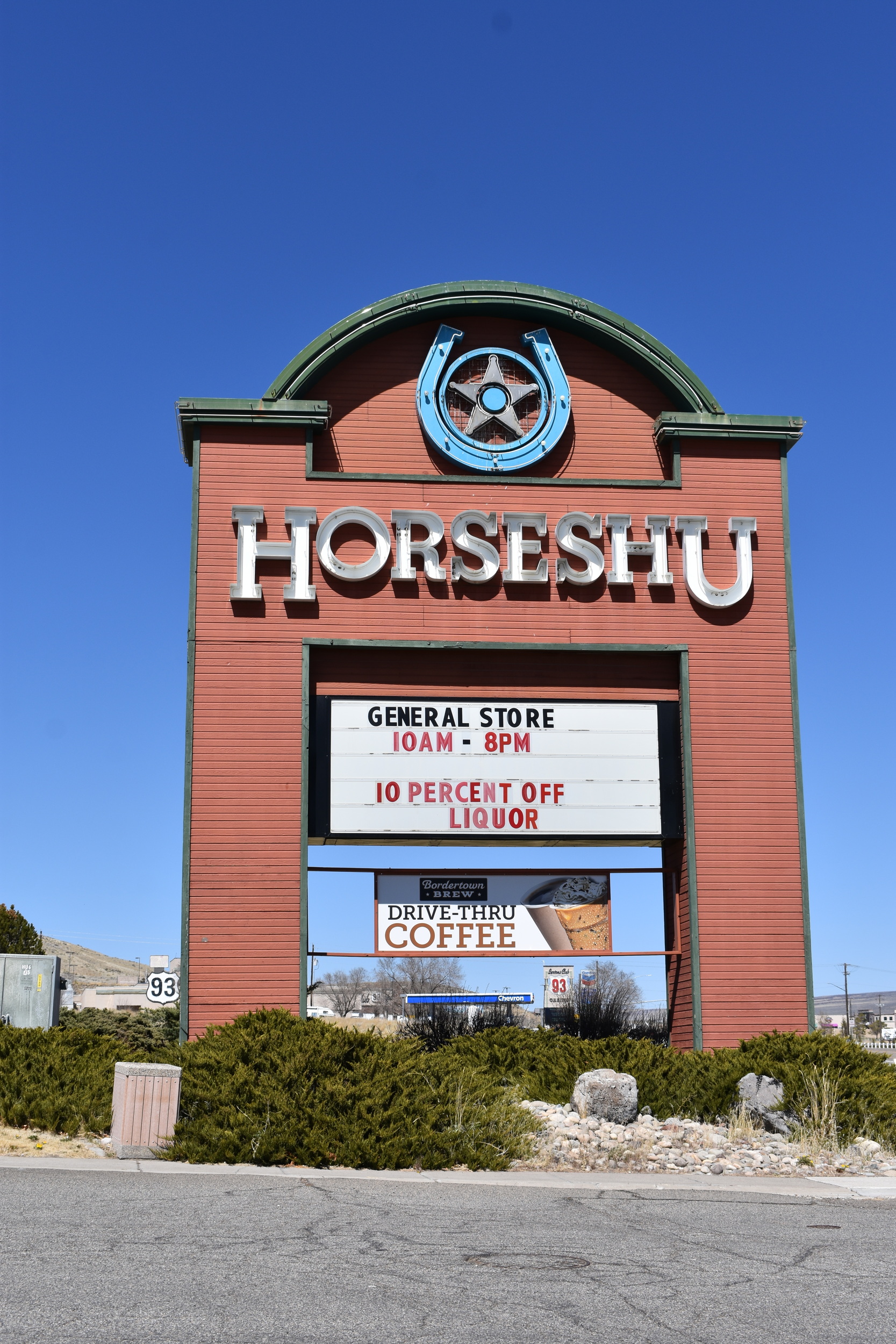 Horseshu Hotel & Casino double mounted sign, Jackpot, Nevada