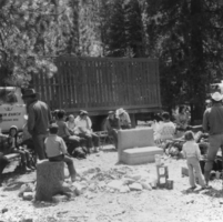 People sitting at the El Riata trail ride: photographic print