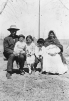 Mayme Hooper's family: photographic print