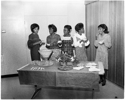 Set of photographs of the debutants meeting at Doolittle (September 19): image 001