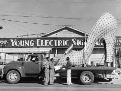 SILVER SLIPPER ELECTRIC SIGN IN FRONT OF THE YOUNG ELECTRIC SIGN COMPANY (LAS VEGAS), 1958