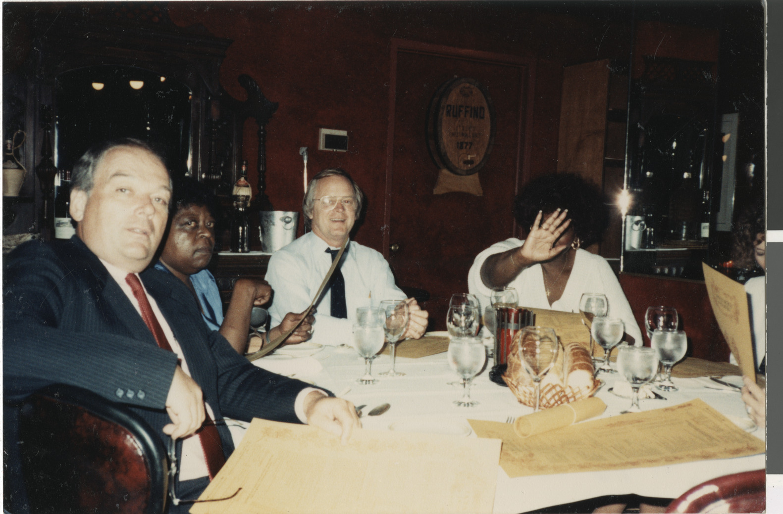 Dinner party, Image 01