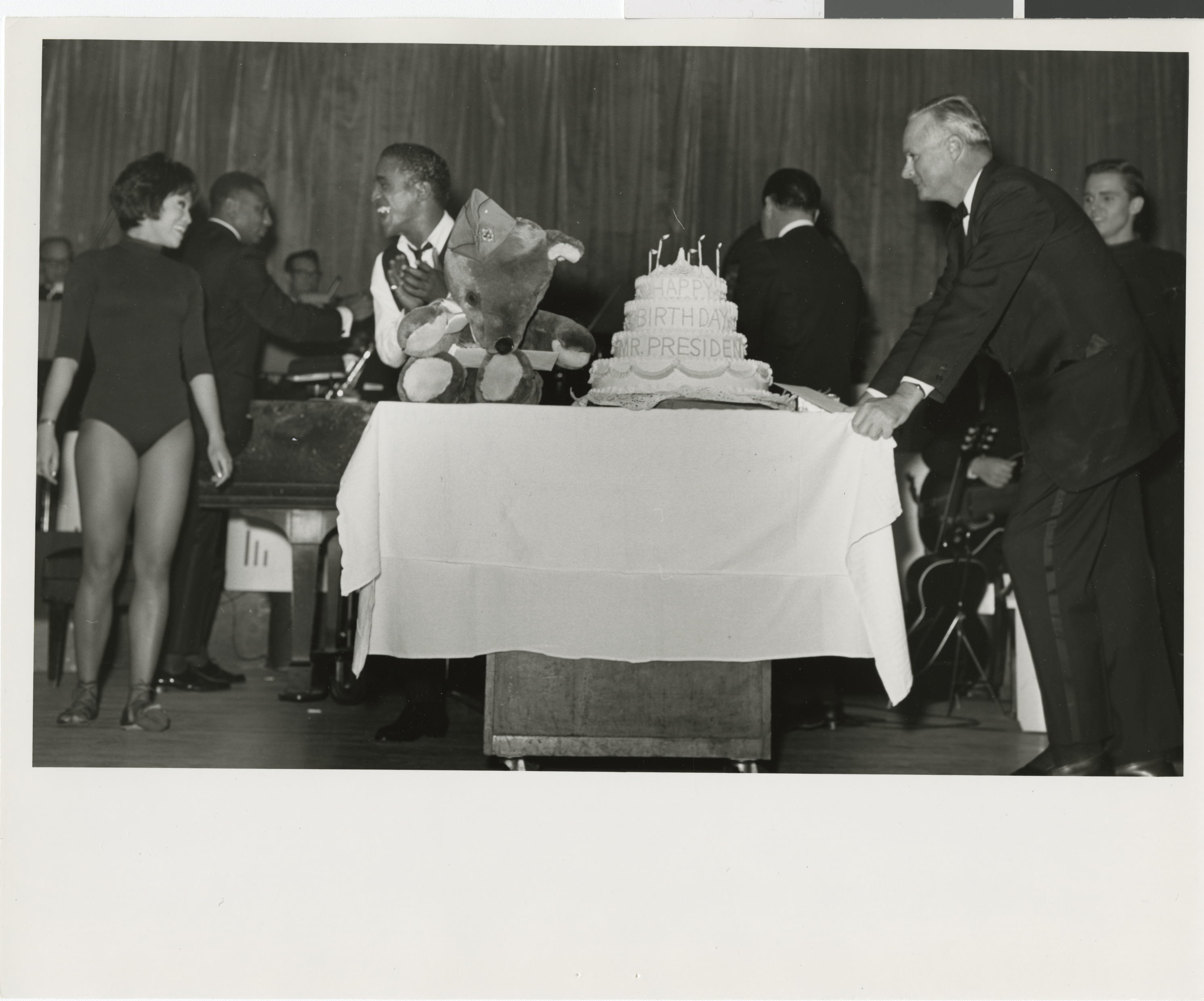 Davis and cake, Image 01