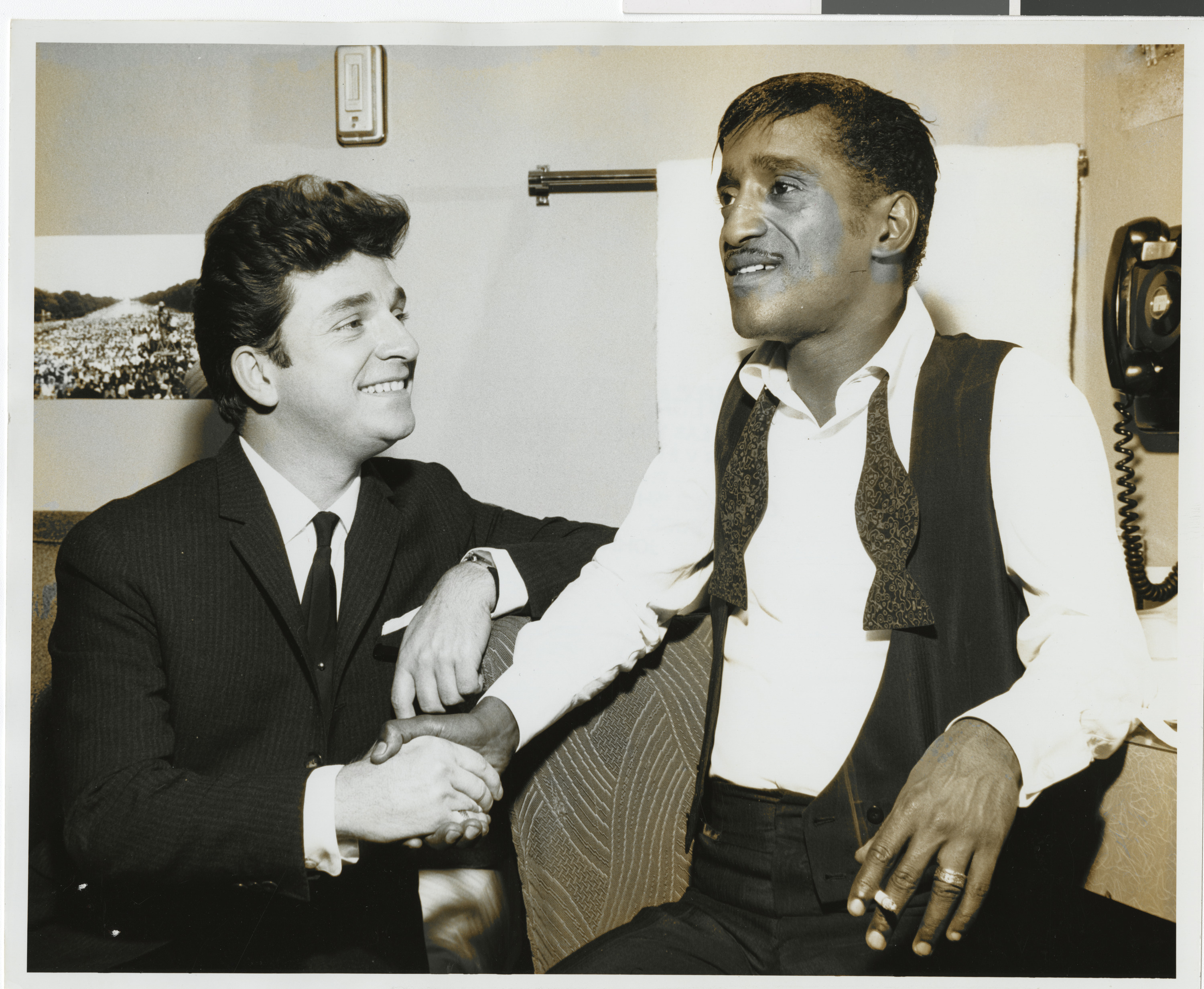 Sammy Davis, Jr. off stage, Image 04