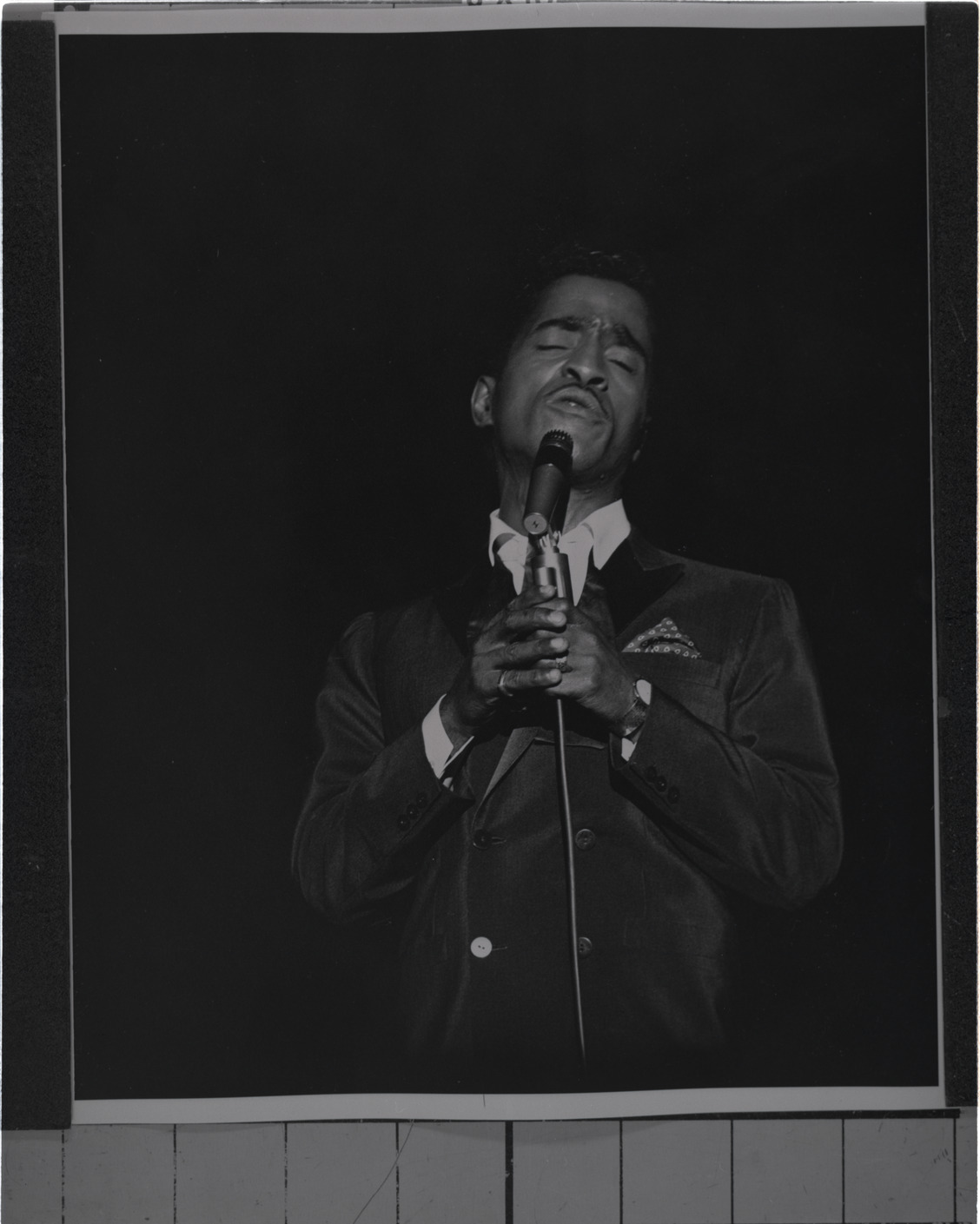 Sammy Davis, Jr. performing, Image 01