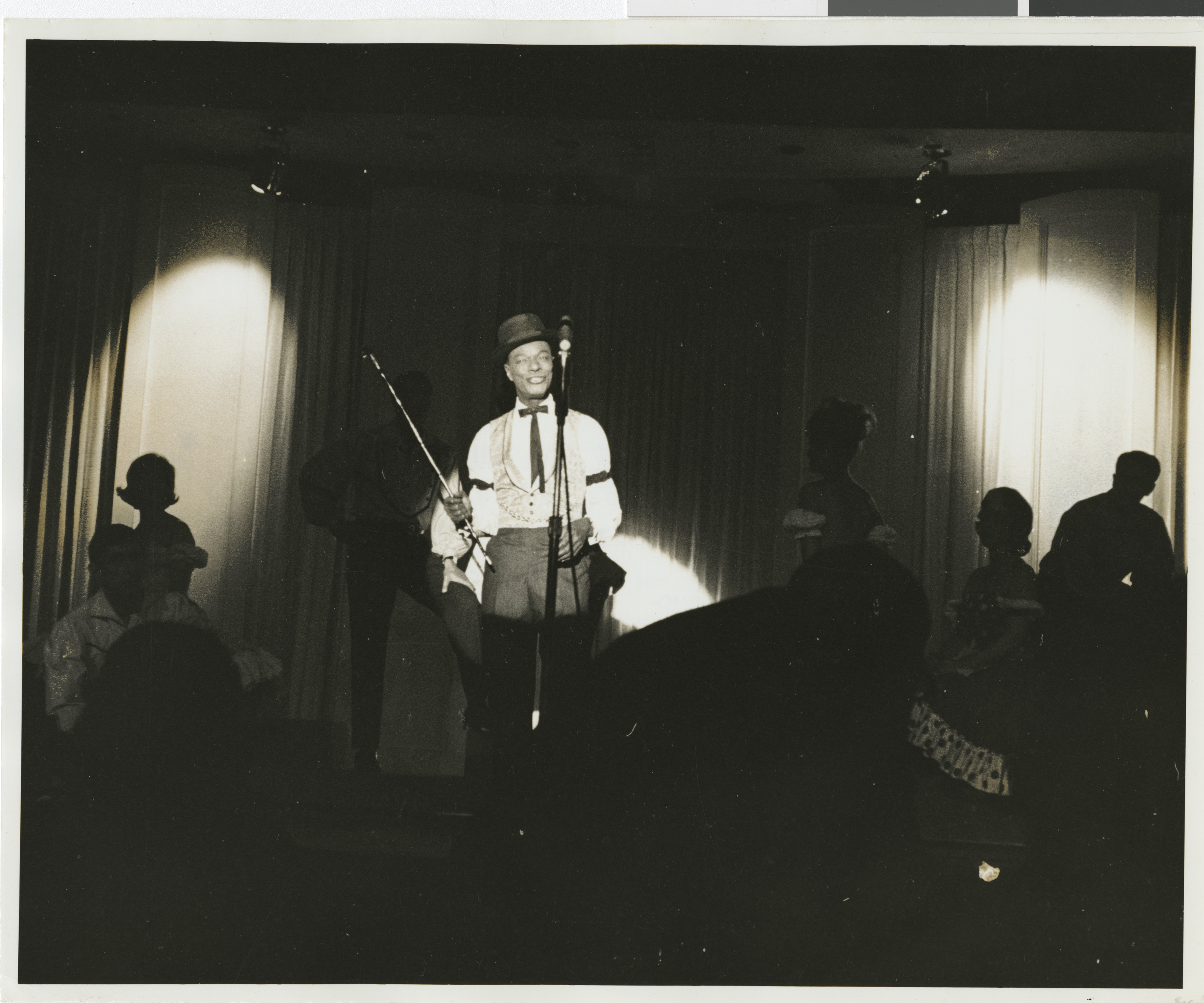 Cole on stage, Image 14