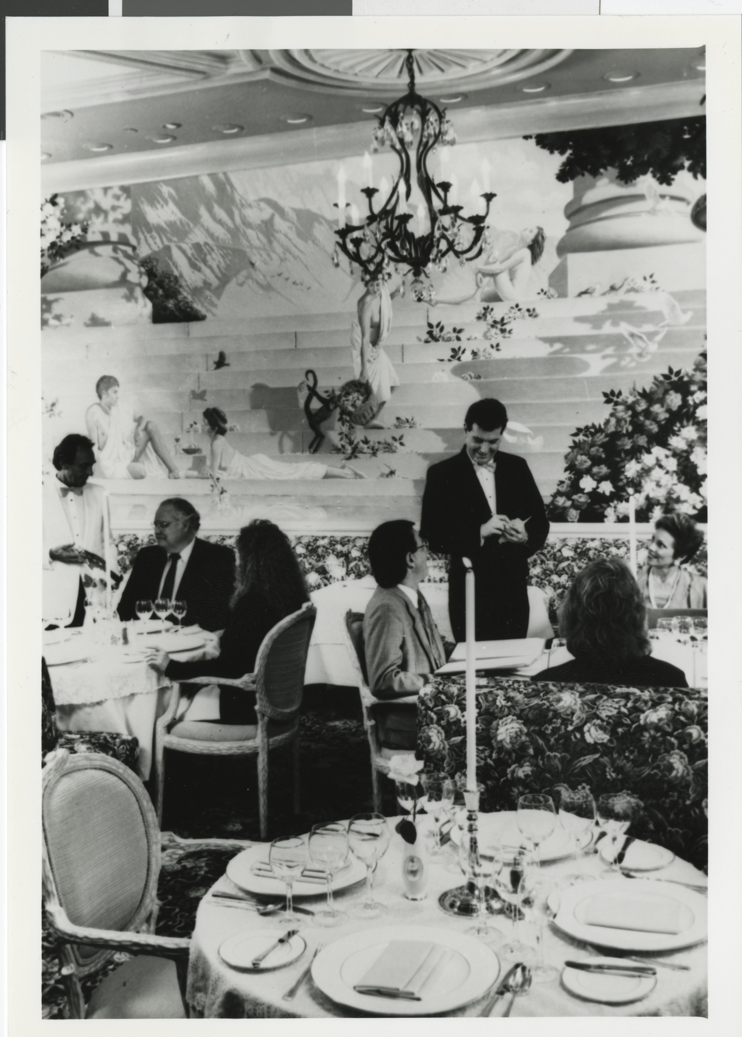 Photograph of the interior of La Vie en Rose (restaurant) at the Desert Inn