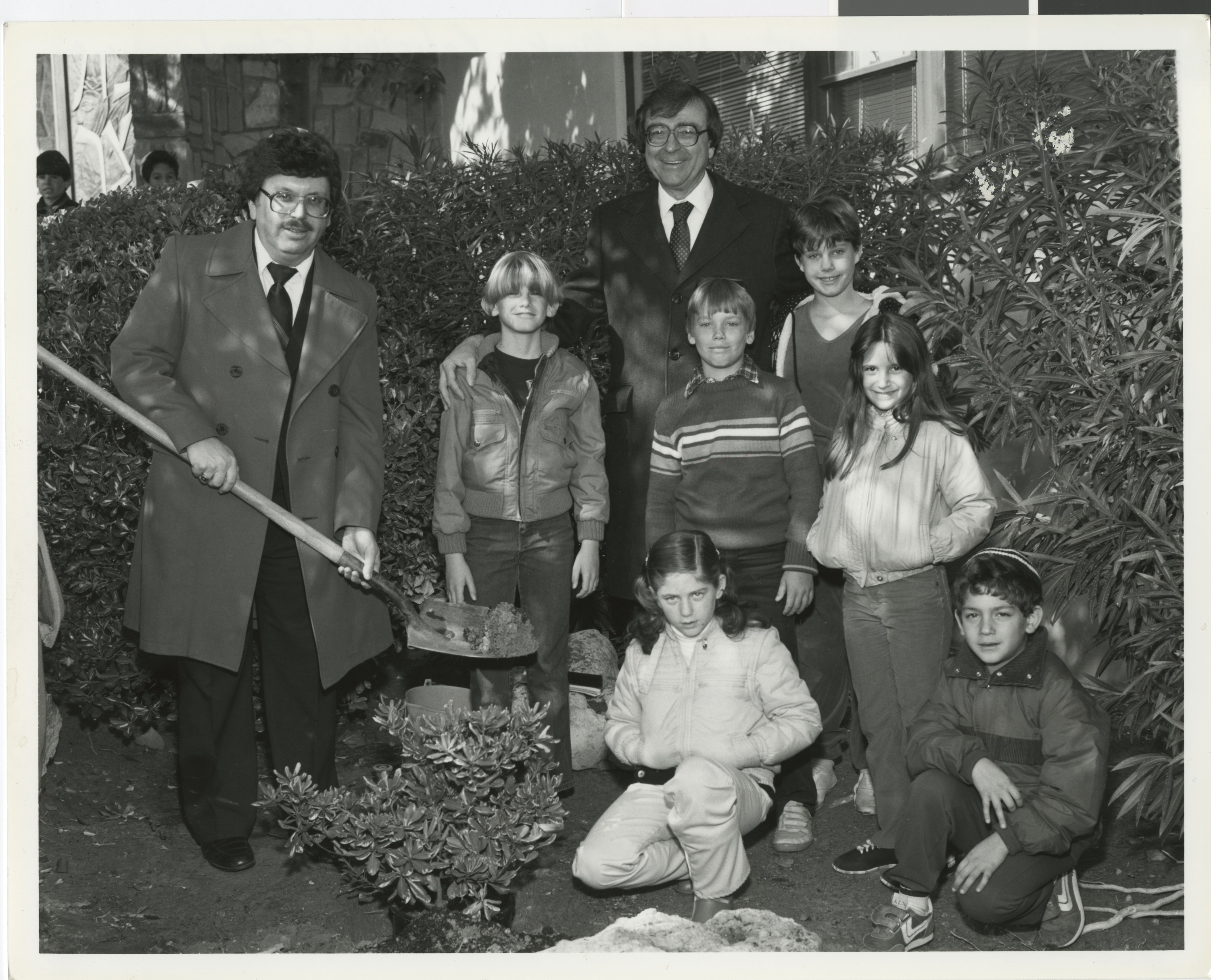 Photograph of group during Tu B'Shevat at Nate Mack Religious School, early 1980s