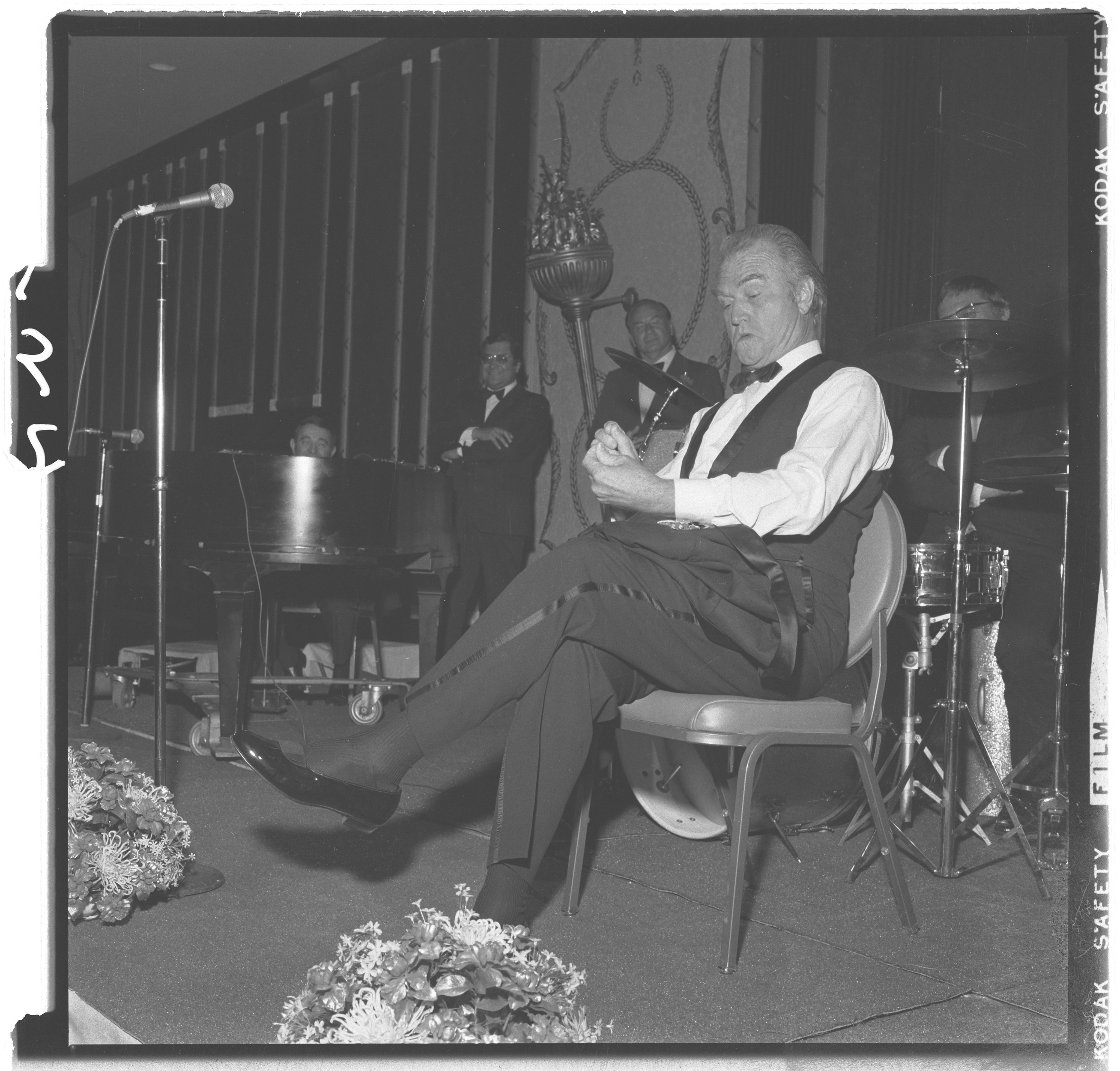 Photographs of Combined Jewish Appeal (Cocktail Party at Caesars Palace, Red Skelton), image 06