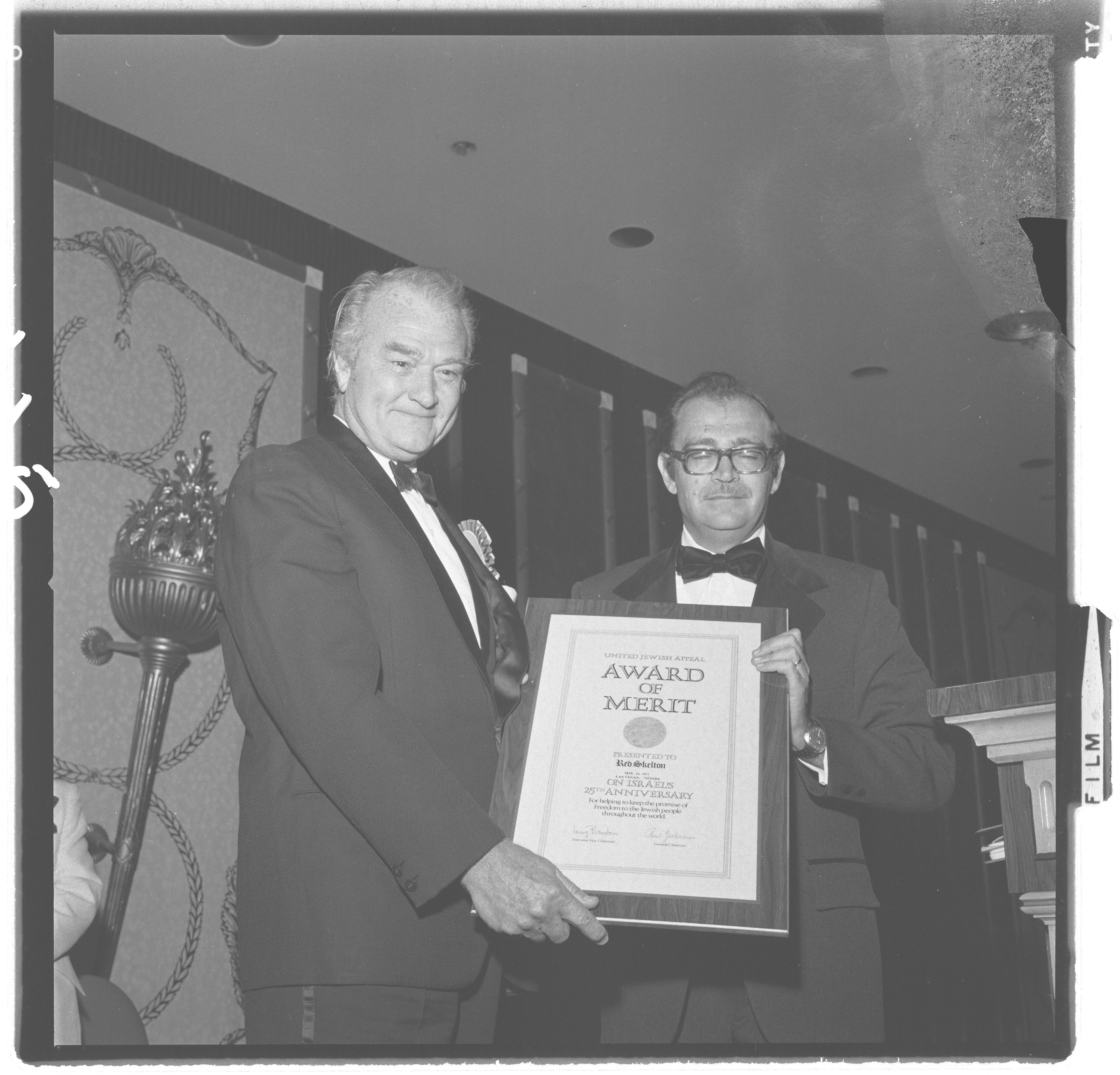 Photographs of Combined Jewish Appeal (Cocktail Party at Caesars Palace, Red Skelton), image 23