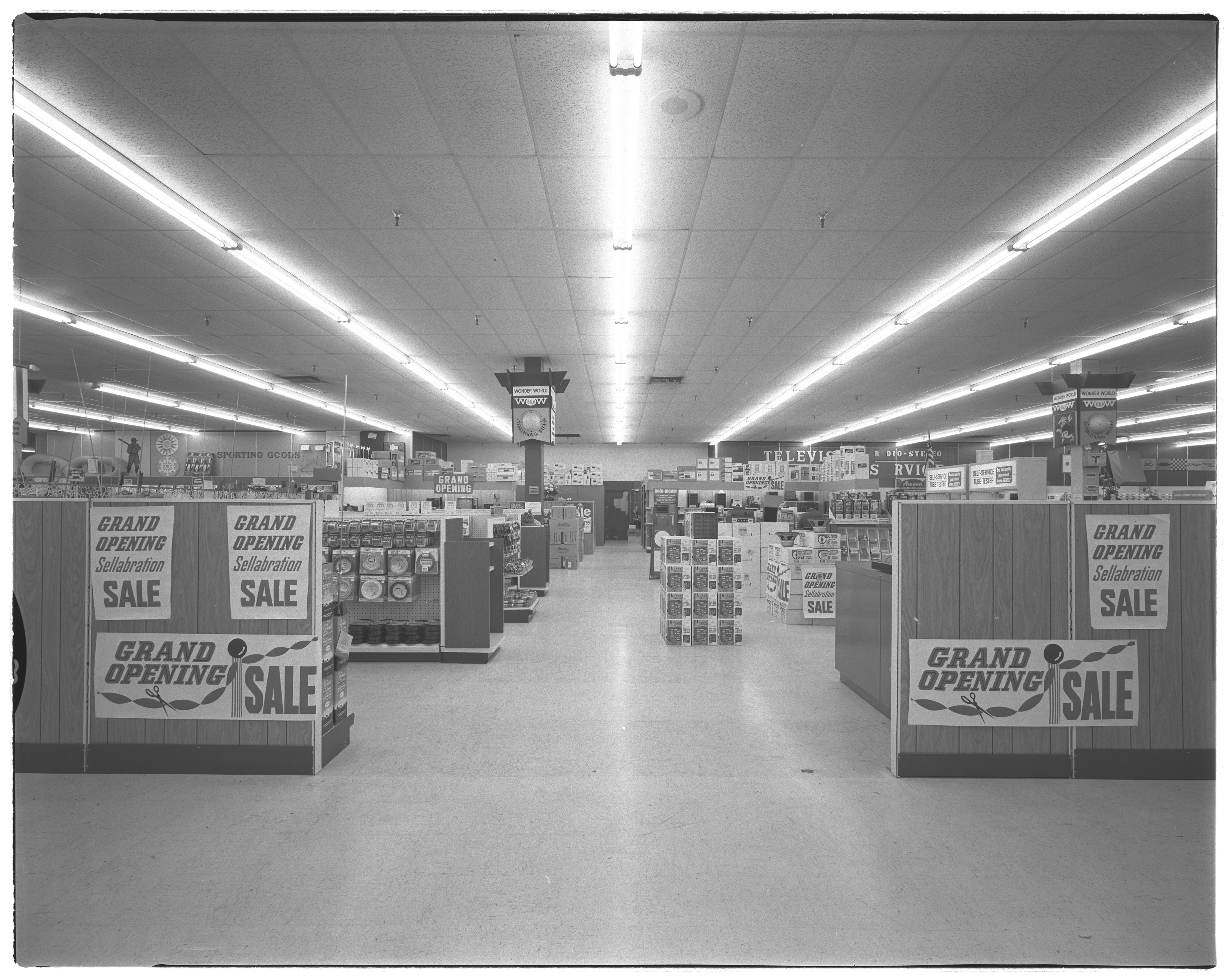 Herb Kaufman's Wonder World department store, image 02