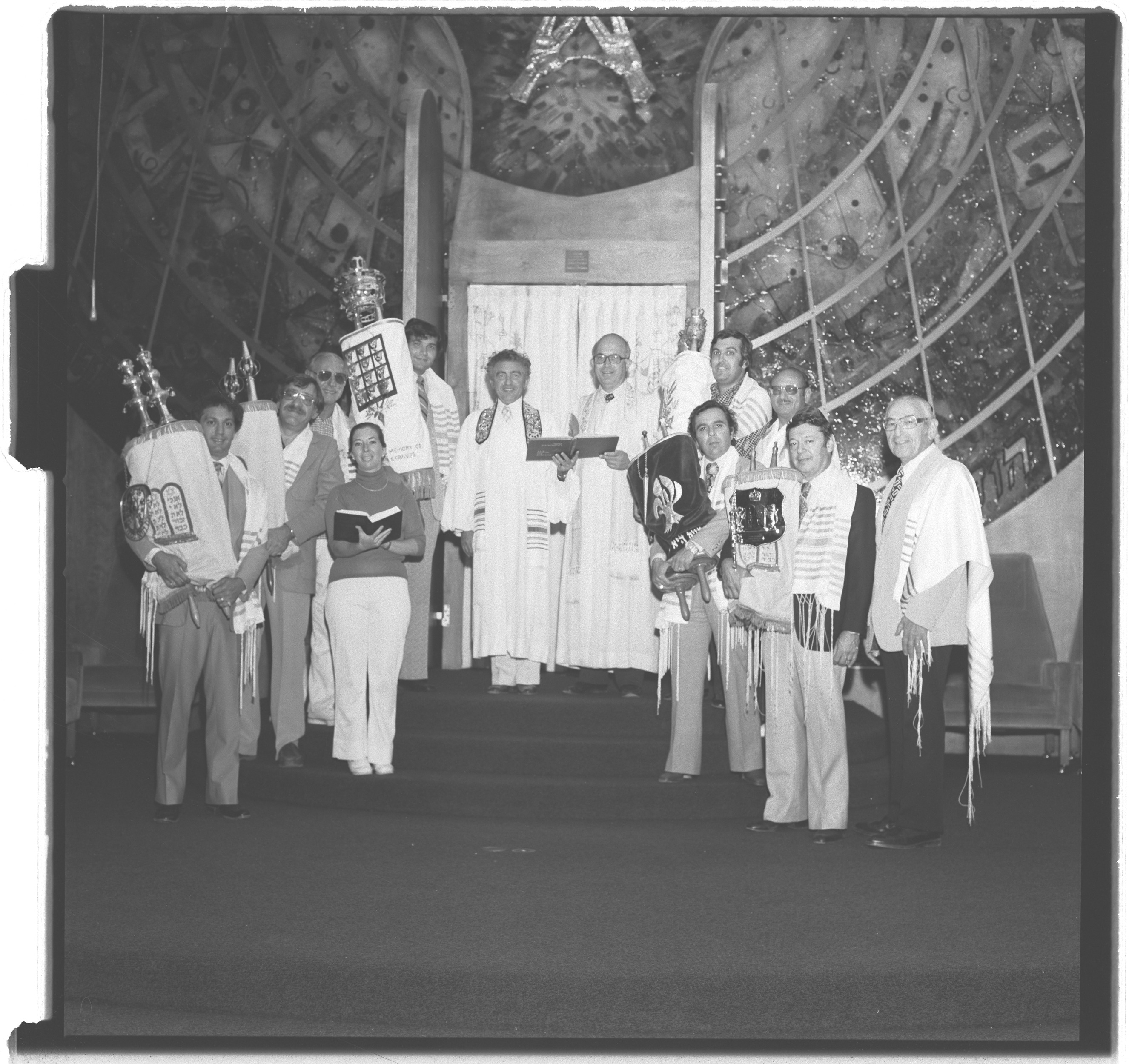 Photographs of Temple Beth Sholom Publicity High Holiday, image 01