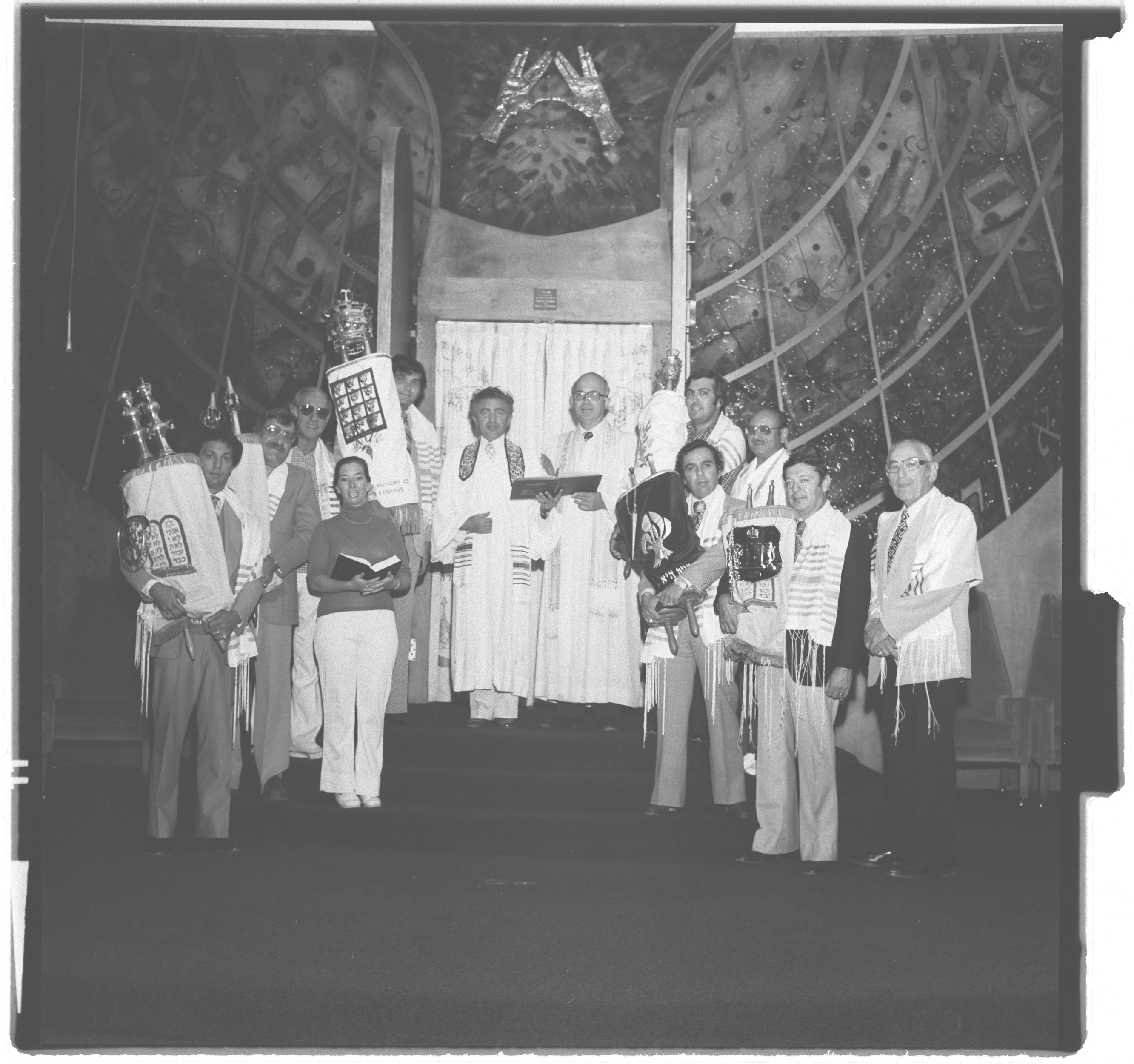 Photographs of Temple Beth Sholom Publicity High Holiday, image 02