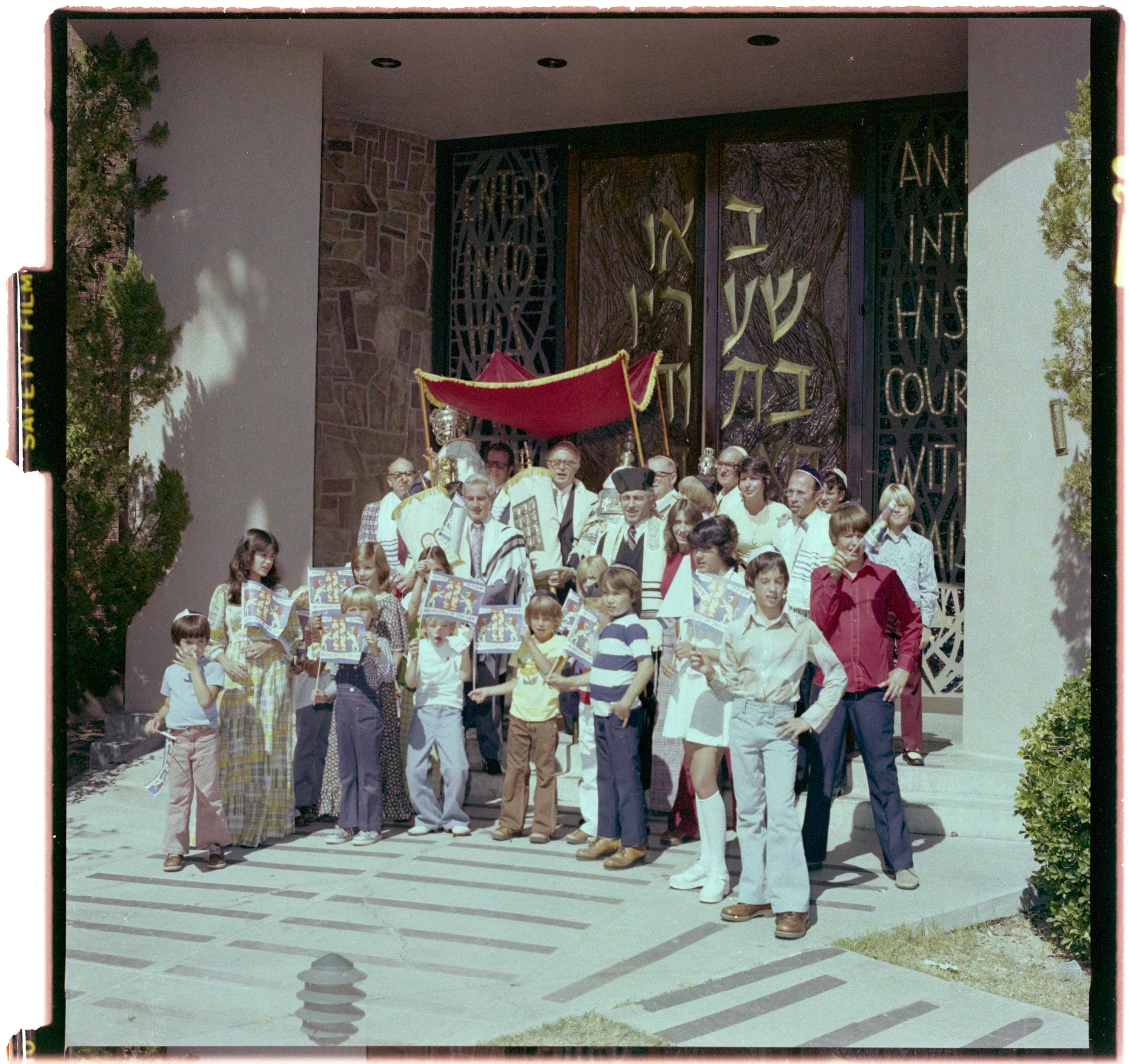 Photographs of Temple Beth Sholom Worship Service, image 02