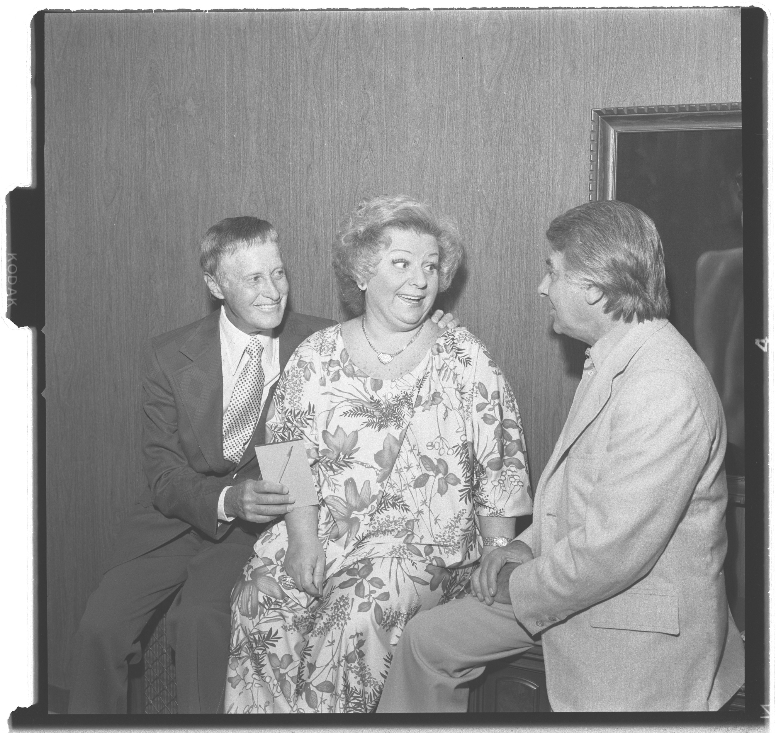 Photographs of Molasky, Susan and Totie Fields, image 04